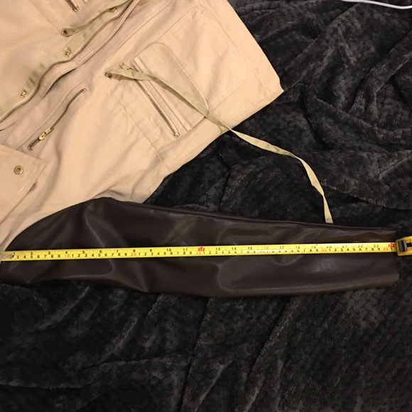 Tan jacket with chocolate leather sleeves. - Picture 7 of 8